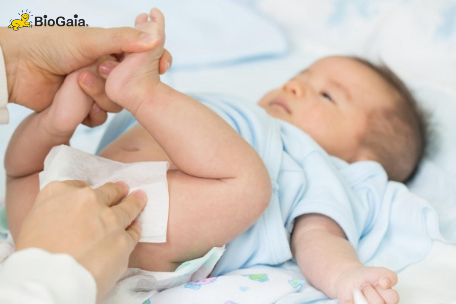 Trẻ sơ sinh bị táo mẹ nên ăn gì để nhanh khỏi - 1